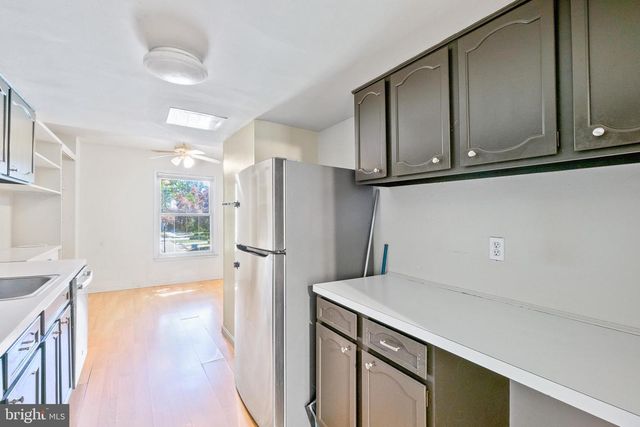 5902 WESTCHESTER PARK DR, College Park, MD 20740