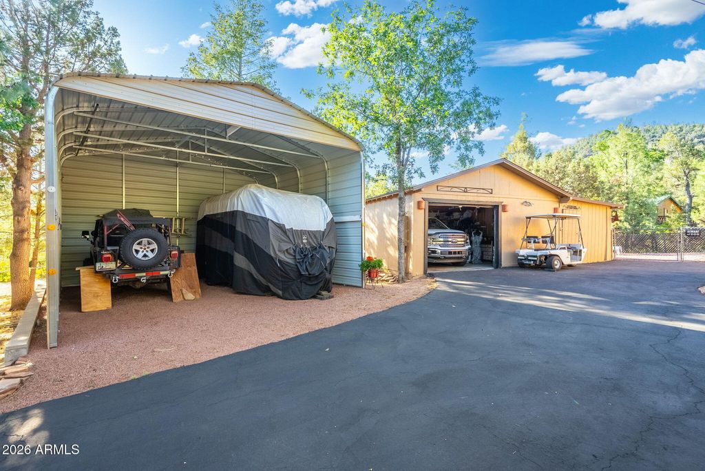 Image 3 of property listing at 5332 N CLEONNA Drive, Pine, AZ 85544