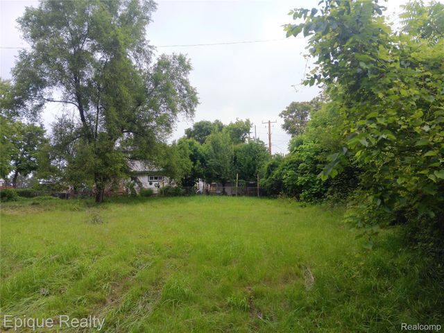 756 Young Street, Pontiac, MI 48340