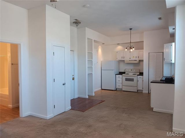 1926 W Main Street, Belleville, IL 62226