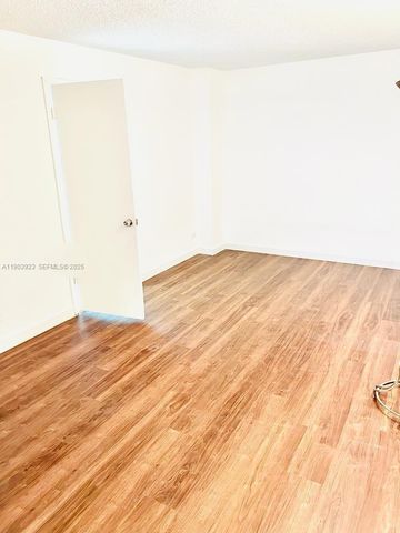 231 174th Street MO-3, Sunny Isles Beach, FL 33160