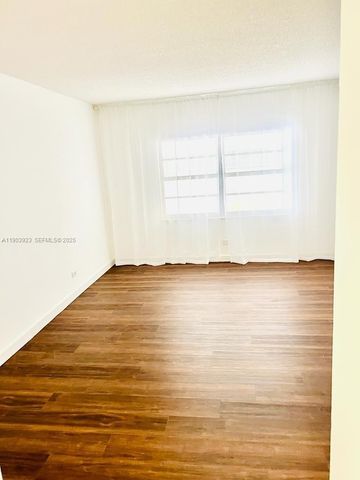 231 174th Street MO-3, Sunny Isles Beach, FL 33160