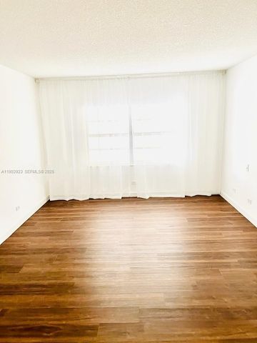 231 174th Street MO-3, Sunny Isles Beach, FL 33160