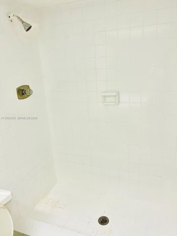 231 174th Street MO-3, Sunny Isles Beach, FL 33160