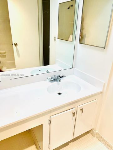 231 174th Street MO-3, Sunny Isles Beach, FL 33160