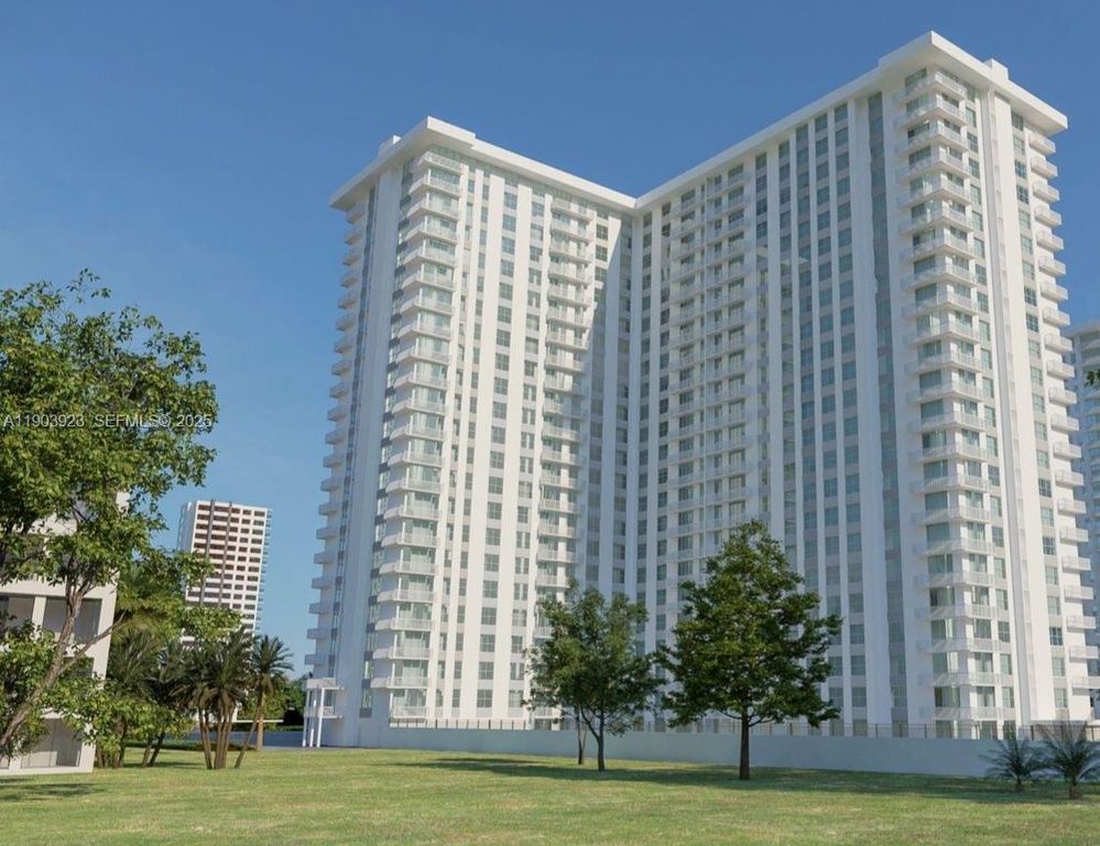 231 174th Street MO-3, Sunny Isles Beach, FL 33160