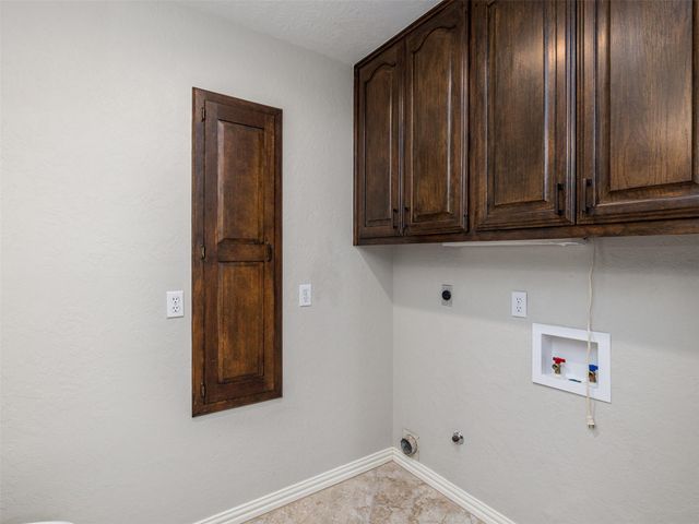 1304 Sagewood DR, Taylor, TX 76574