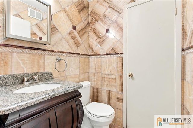 98 Orion Road, Piscataway, NJ 08854