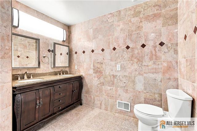 98 Orion Road, Piscataway, NJ 08854