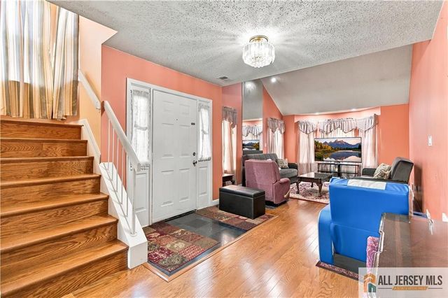 98 Orion Road, Piscataway, NJ 08854