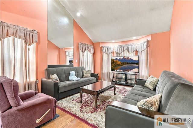 98 Orion Road, Piscataway, NJ 08854
