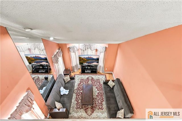 98 Orion Road, Piscataway, NJ 08854