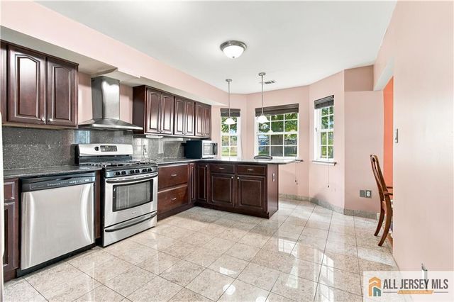 98 Orion Road, Piscataway, NJ 08854