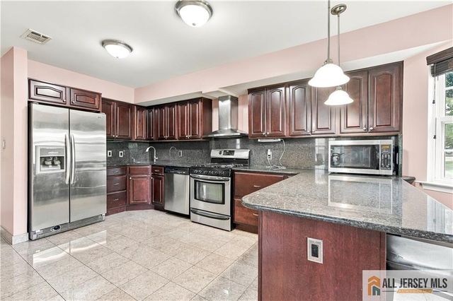98 Orion Road, Piscataway, NJ 08854