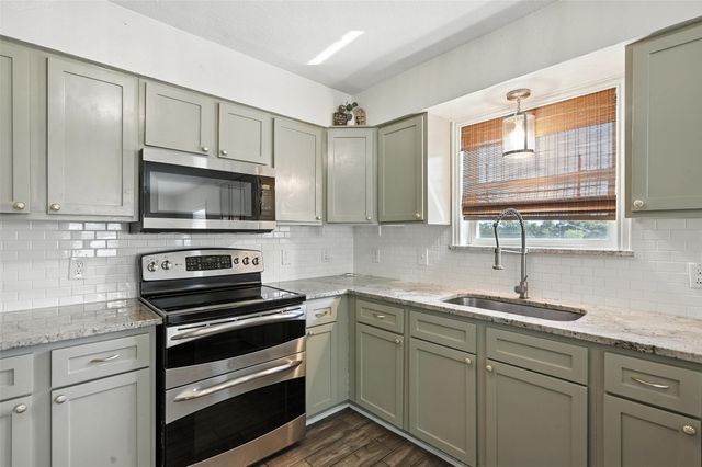 205 Davis Road, Combine, TX 75159