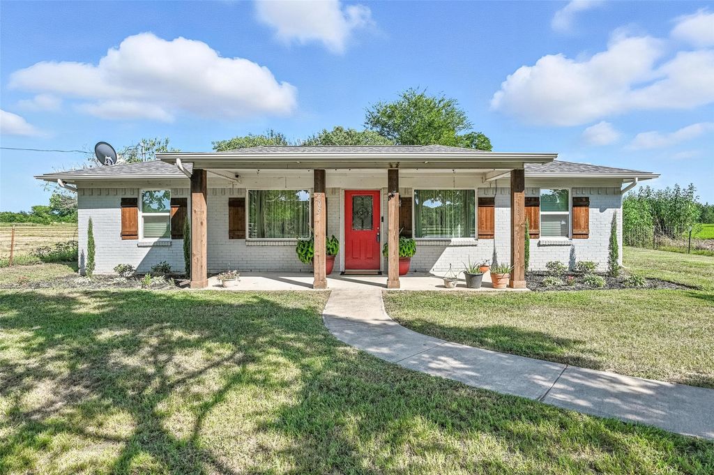 205 Davis Road, Combine, TX 75159