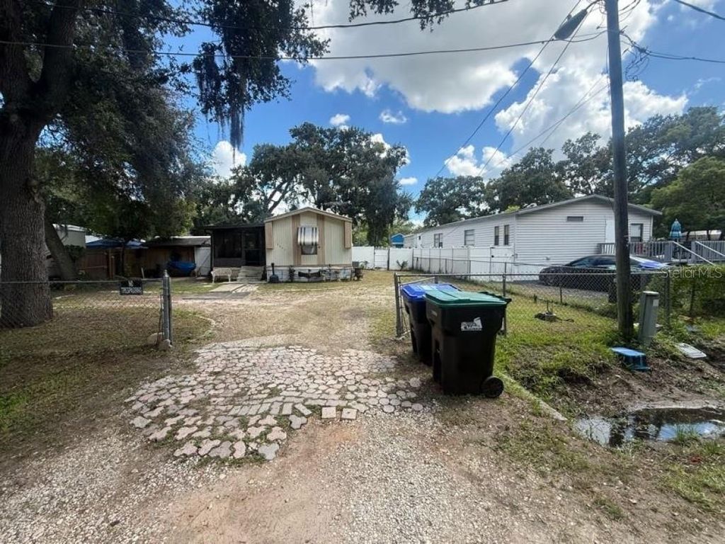 Image 2 of property listing at 9623 5TH AVENUE, Orlando, FL 32824