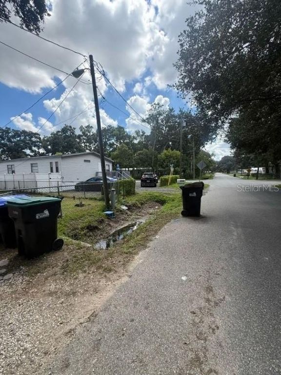Image 6 of property listing at 9623 5TH AVENUE, Orlando, FL 32824