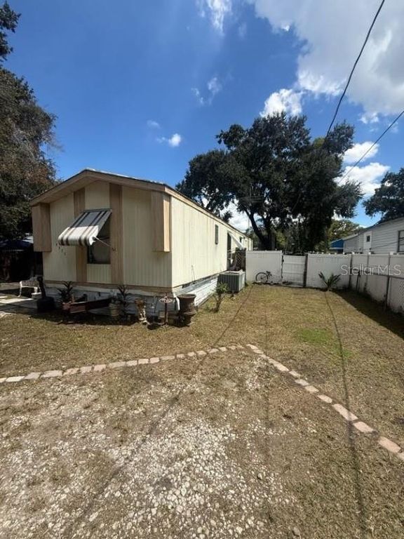 Image 8 of property listing at 9623 5TH AVENUE, Orlando, FL 32824
