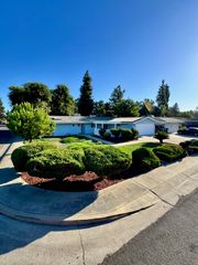 1640 W Princeton Court, Visalia, CA 93277