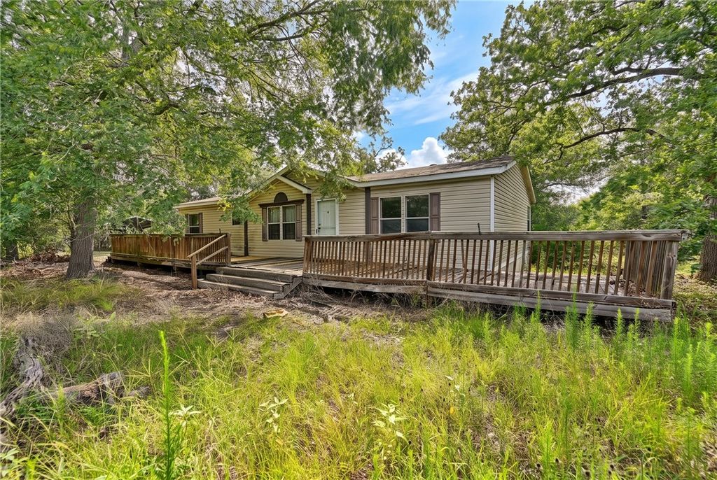 406,404 East Lois Lane, Somerville, TX 77879 — exterior