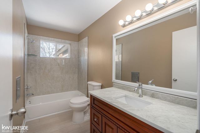 29303 Elmwood Street, Roseville, MI 48066