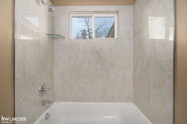 29303 Elmwood Street, Roseville, MI 48066