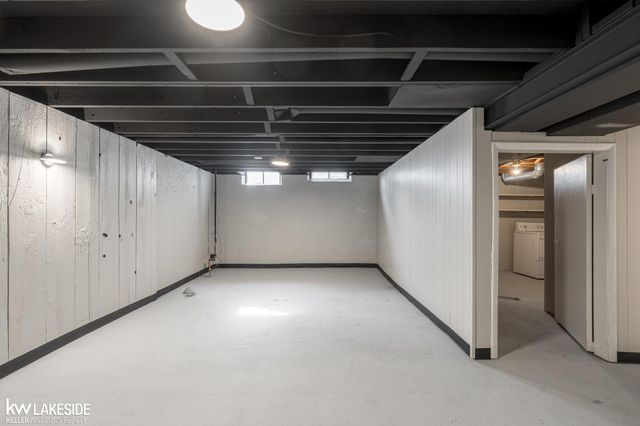 29303 Elmwood Street, Roseville, MI 48066