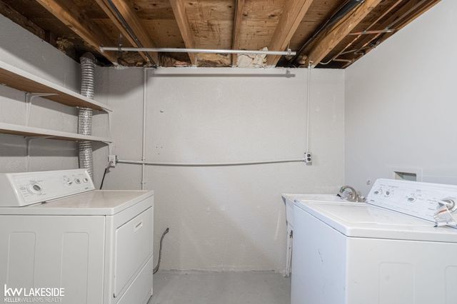 29303 Elmwood Street, Roseville, MI 48066