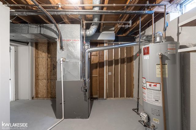 29303 Elmwood Street, Roseville, MI 48066