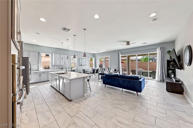597 Cadence Vista Drive, Henderson, NV 89011