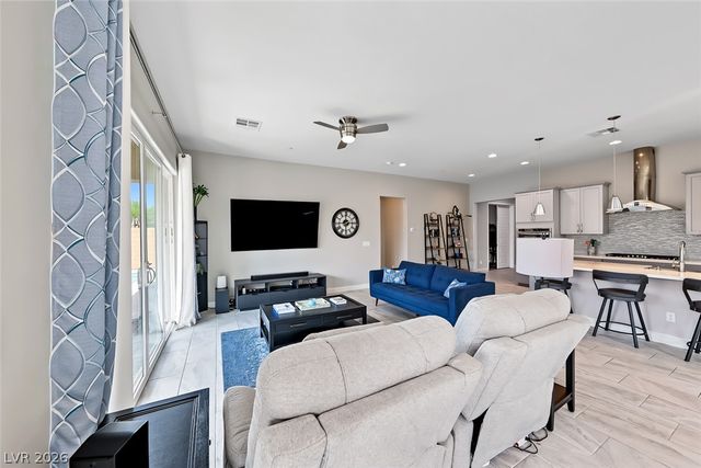 597 Cadence Vista Drive, Henderson, NV 89011