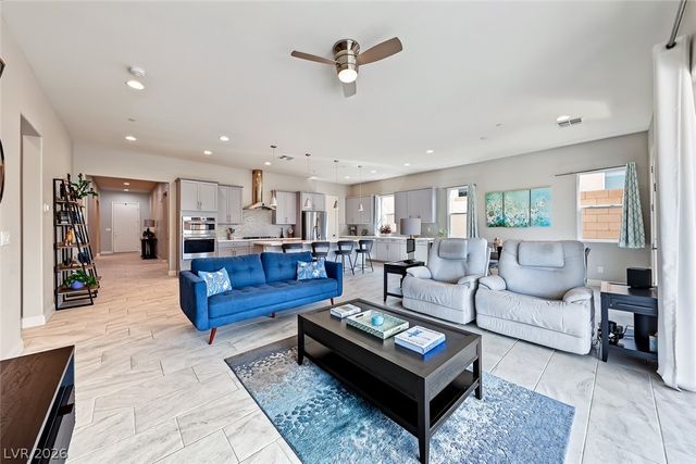 597 Cadence Vista Drive, Henderson, NV 89011