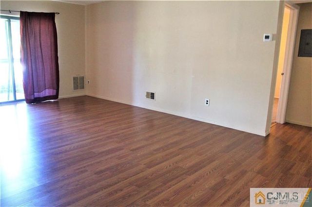 604 Sharon Garden Court, Woodbridge Proper, NJ 07095
