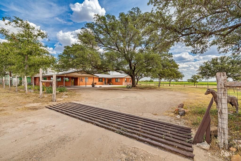 Image 1 of property listing at 714 Hohmann Rd, San Angelo, TX 76905