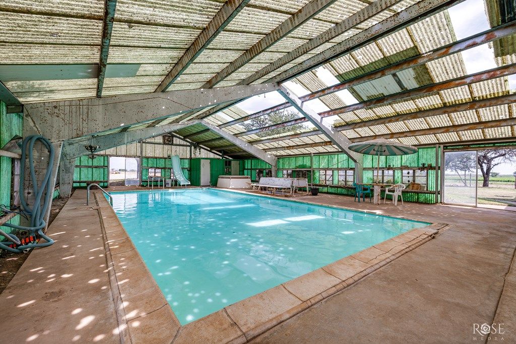 Image 27 of property listing at 714 Hohmann Rd, San Angelo, TX 76905