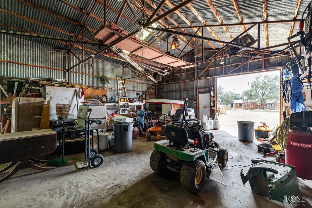 Image 33 of property listing at 714 Hohmann Rd, San Angelo, TX 76905