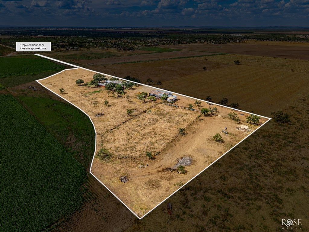 Image 35 of property listing at 714 Hohmann Rd, San Angelo, TX 76905