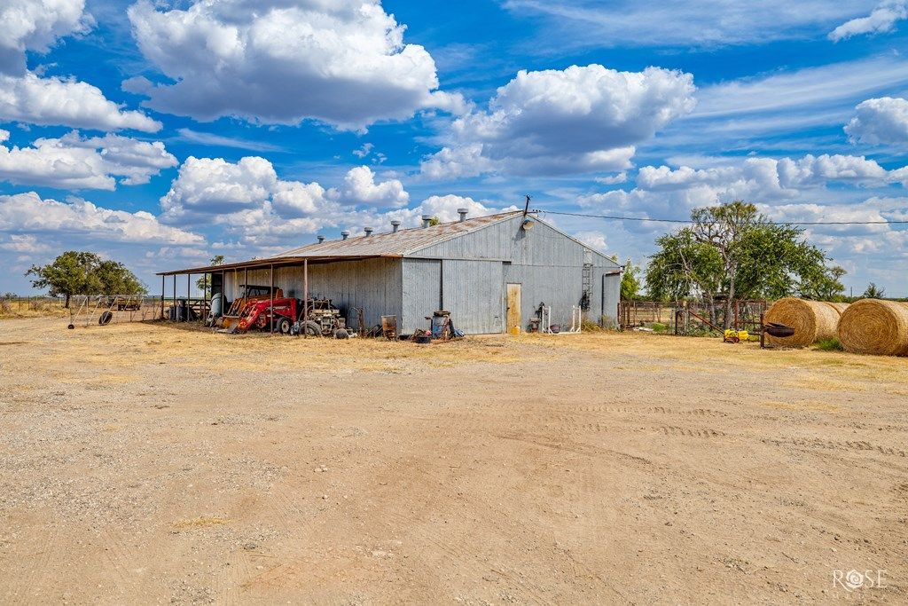 Image 6 of property listing at 714 Hohmann Rd, San Angelo, TX 76905