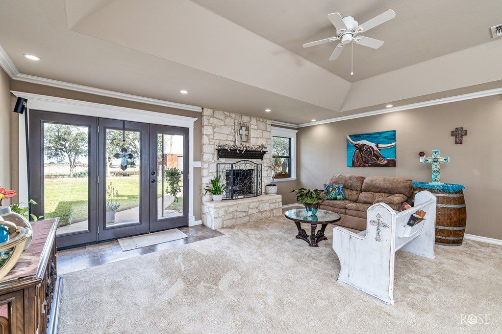 Image 8 of property listing at 714 Hohmann Rd, San Angelo, TX 76905
