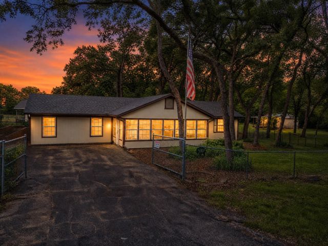 3917 Hidden Lake Court, Alvarado, TX 76009