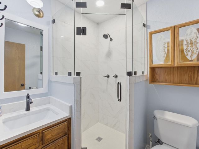 3917 Hidden Lake Court, Alvarado, TX 76009