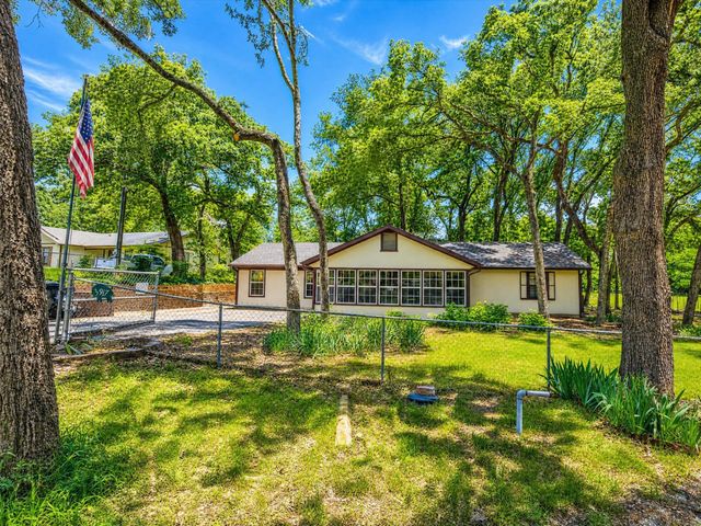 3917 Hidden Lake Court, Alvarado, TX 76009