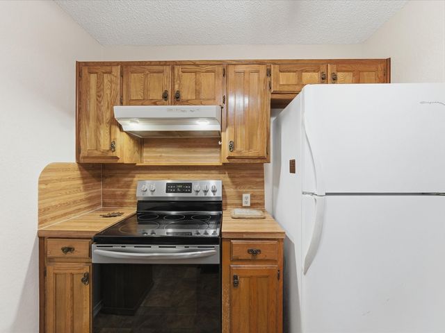 3917 Hidden Lake Court, Alvarado, TX 76009