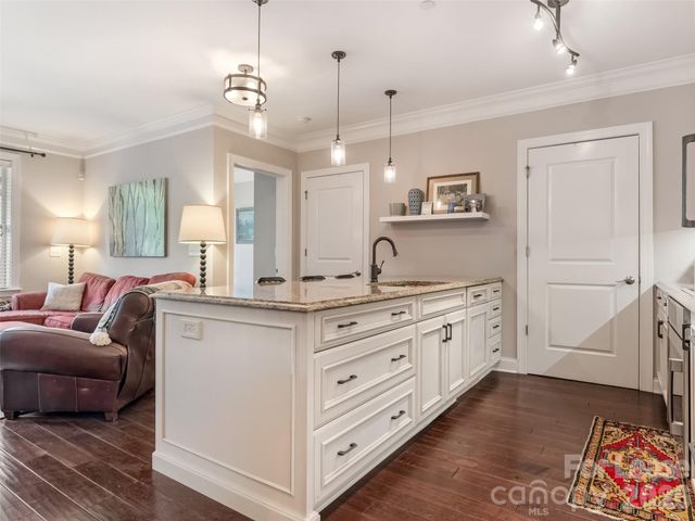 301 E Tremont Avenue 215, Charlotte, NC 28203