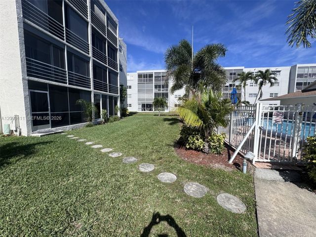1025 SE 3rd Avenue 102, Dania Beach, FL 33004