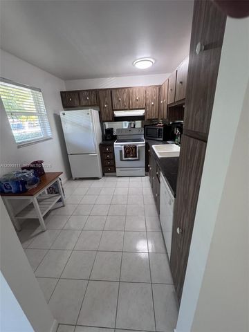 1025 SE 3rd Avenue 102, Dania Beach, FL 33004