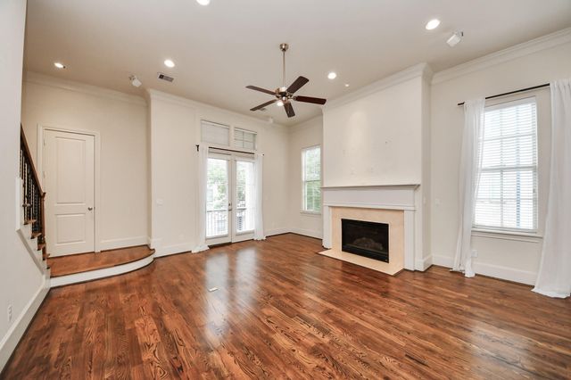 2061 Fannin Station N, Houston, TX 77045