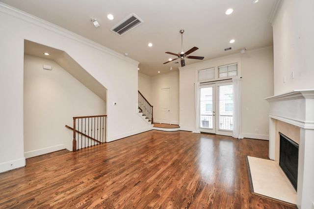 2061 Fannin Station N, Houston, TX 77045