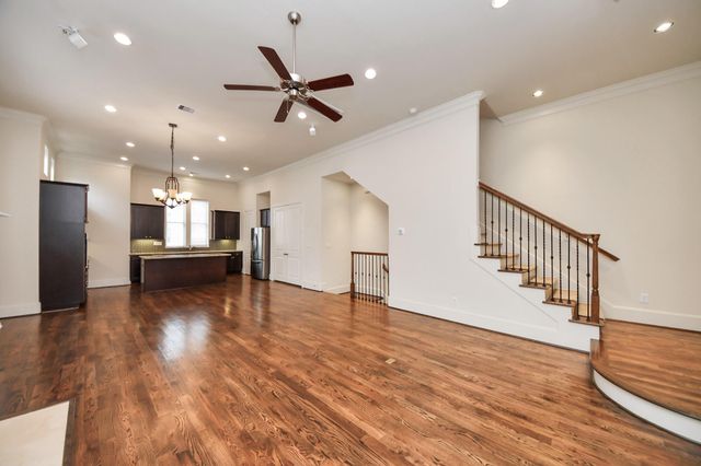 2061 Fannin Station N, Houston, TX 77045